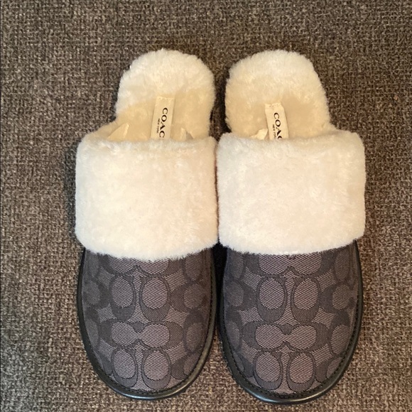 Coach Women's Slippers in Cream and Gray
NWOT - Picture 1 of 2